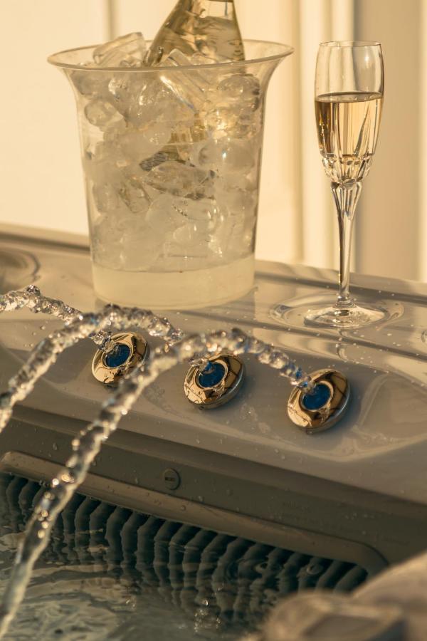Kallia'S Suites Milos アダマス エクステリア 写真